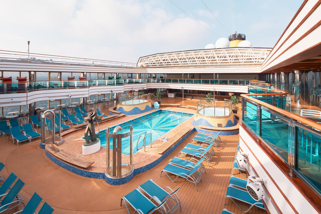 costa deliziosa pool